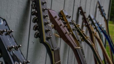 guitars-4847322_1280